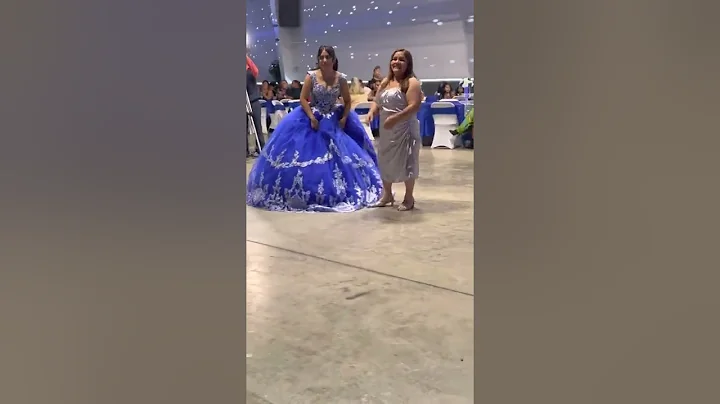 Vals de ANA MARA con su mam MARIA BACILIO en la fi...