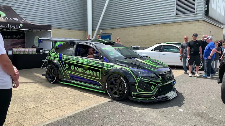Richard Fox Focus RS 671bhp anti-lag + flames pops...