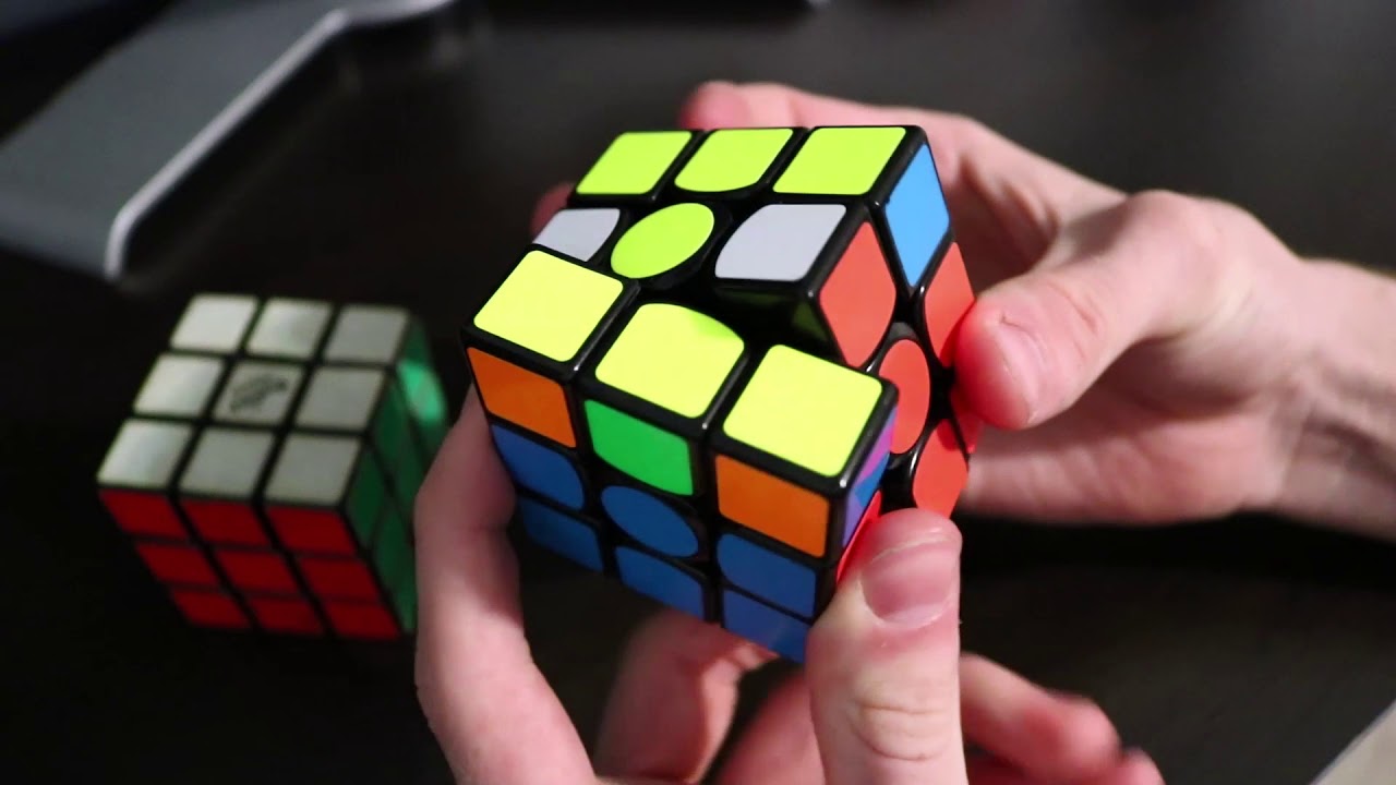 Solving The Original 40 Year Old Rubiks Cube! - YouTube