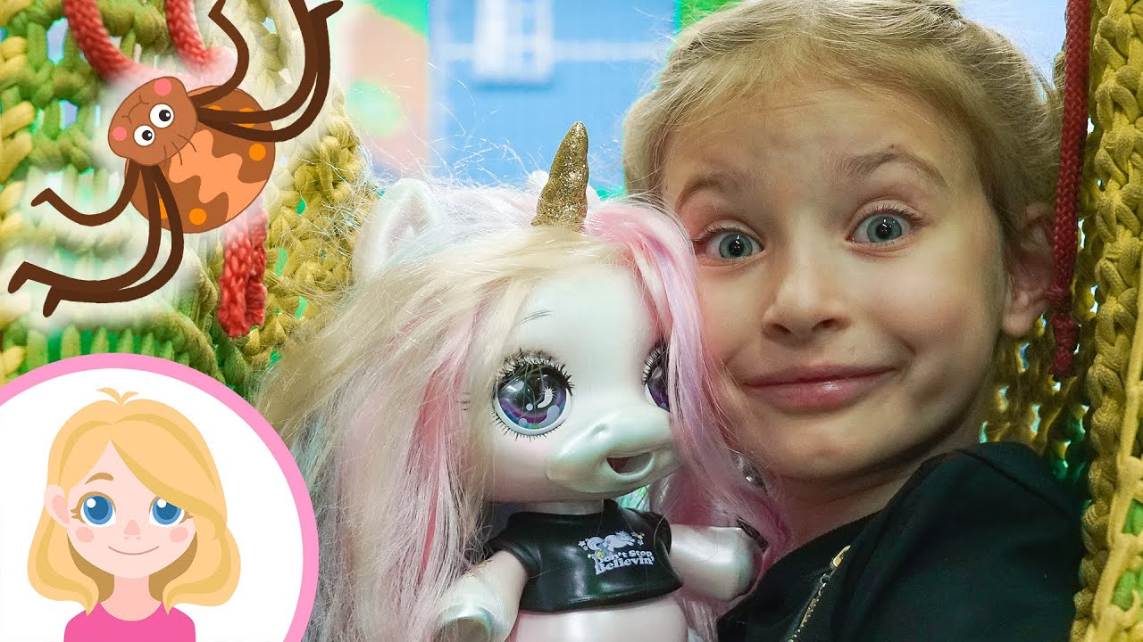 Маленькая Вера - Единорог Пупси Poopsie попала в плен в паутину паука ...