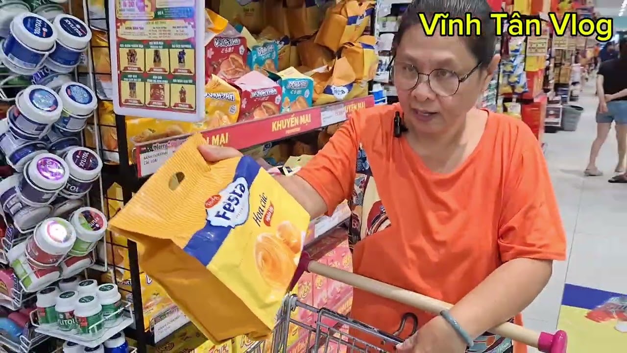 Tham Quan Siêu Thi AEON Trong Mùa Giáng Sinh Với Nhiều Mặt Hàng Đa Dạng .Xin Mời Cả Nhà 
