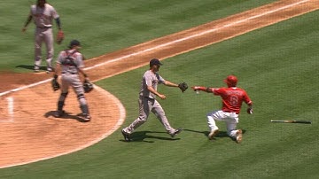 Wright tags out Escobar at the plate