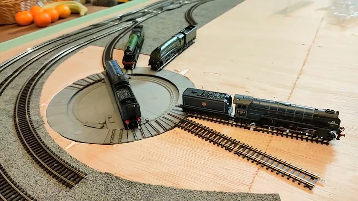 Kroy South, Hornby TT 120 loco shed.