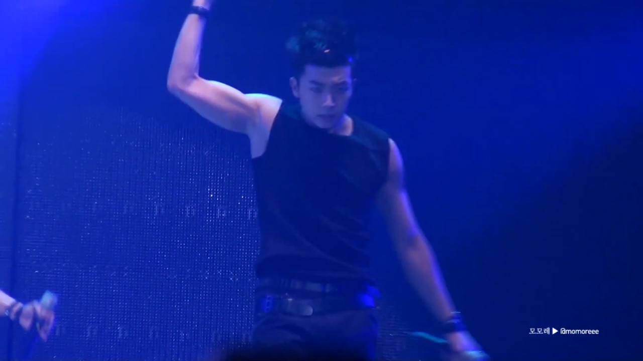 [FANCAM] 100424 코비 패밀리 콘서트 - Without U 2PM 우영(WOOYOUNG♥)