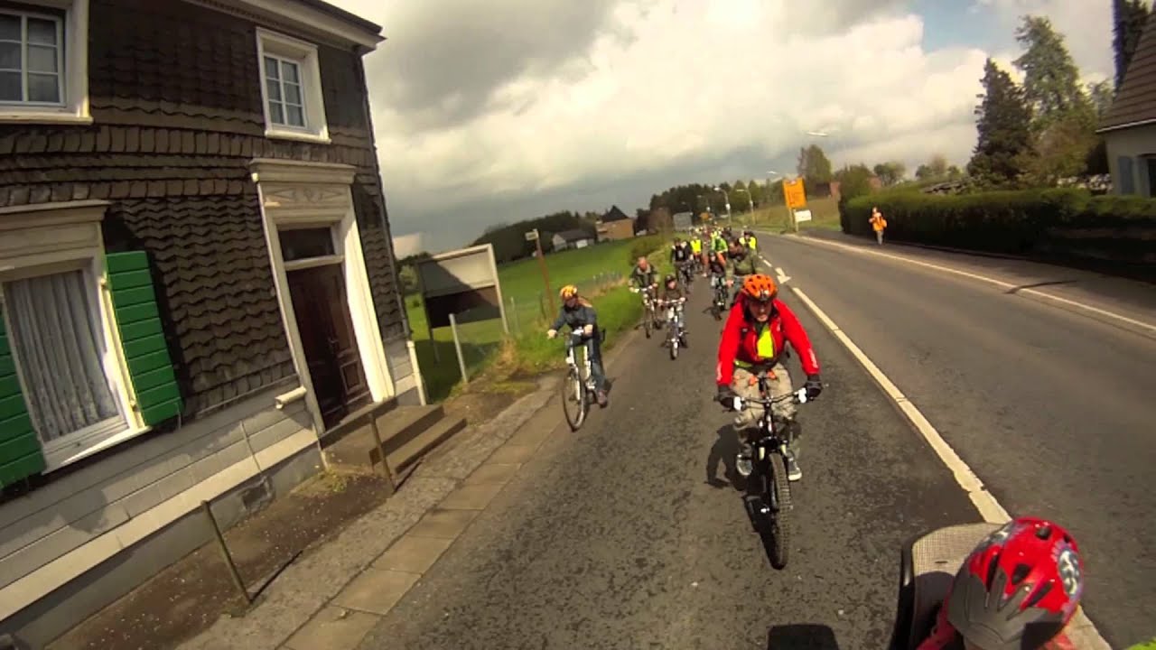 Balkantrasse Fahrradkorso von Opladen nach Burscheid zur Eröffnung der Balkantrasse 22.04.2012