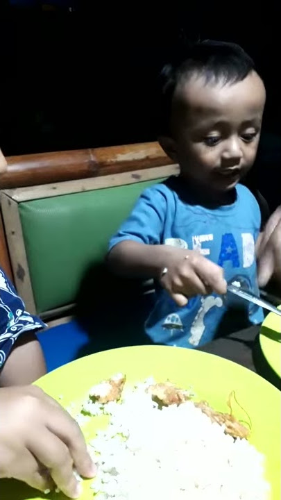 Makan malam bersama keluarga kecilku