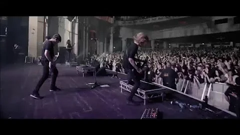 BONES EXPOSED - OF MICE & MEN (LIVE AT BRIXTON ACADEMY)