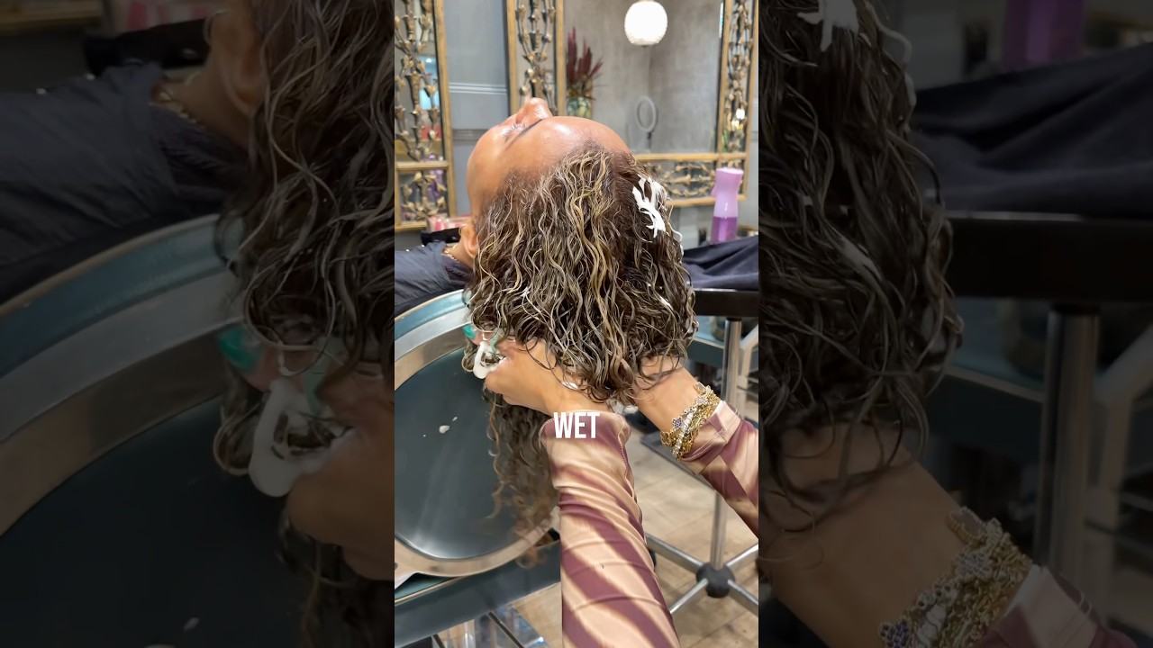 All the steps to create the most beautiful healthy blonde curls ✨ #bleach #blondecurls #curlyhair