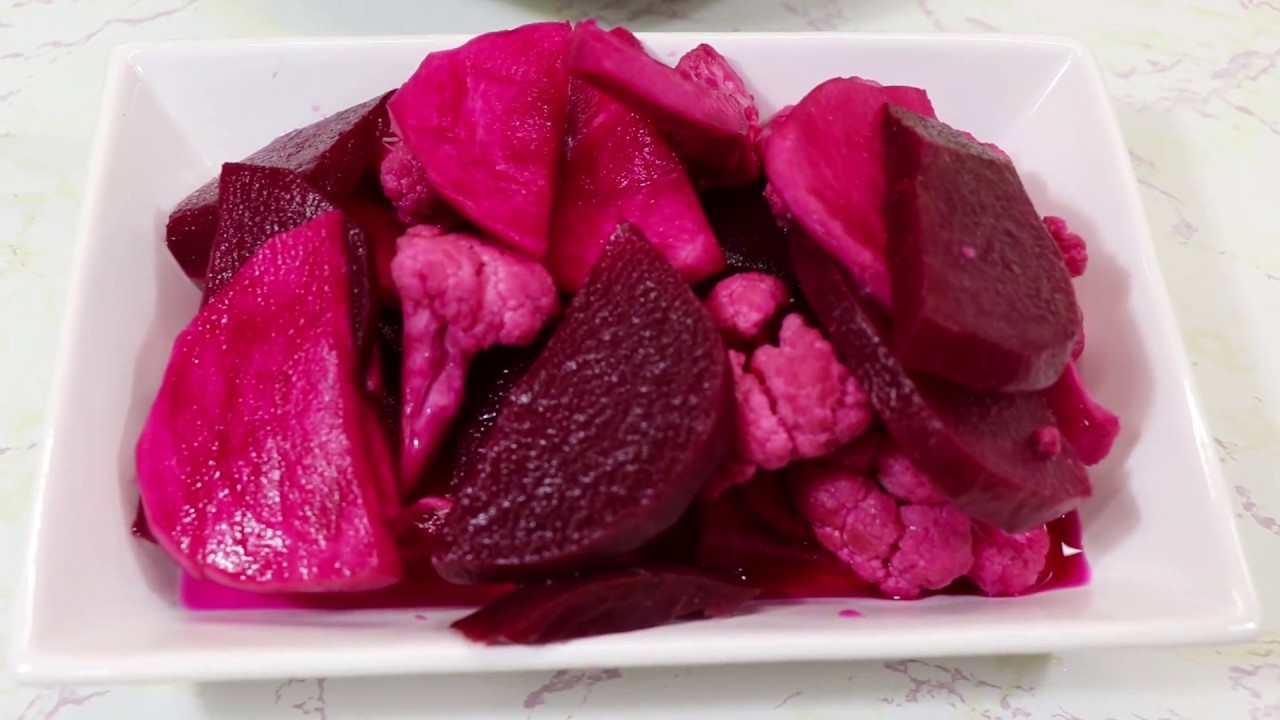 الطرشي الاحمر على طريقة امي (الله ينطيها الصحة والعافية) جربوا وادعوا لامي