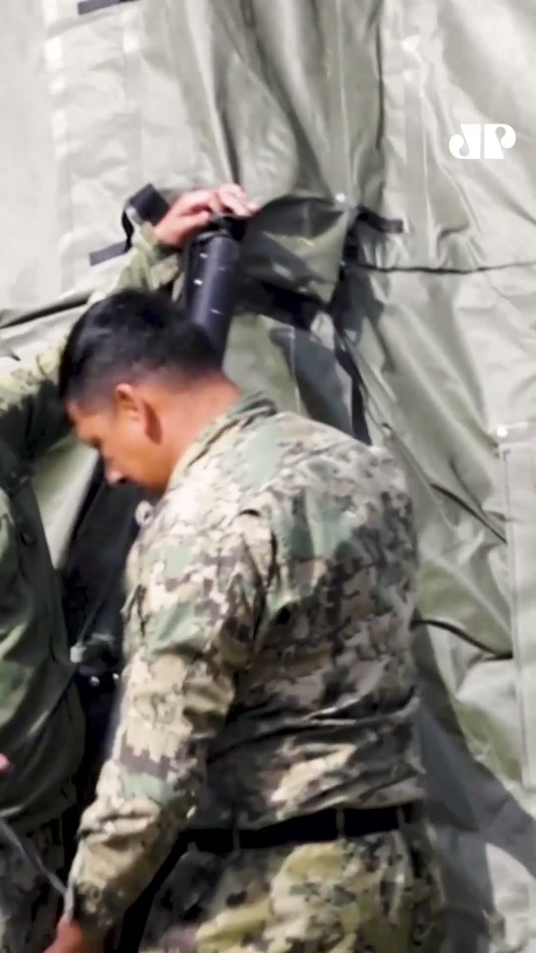 Aviões militares dos EUA chegam com deportados à Guatemala