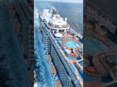 فيديو: سفينة سياحية وميناء عبّارات Call Cherbourg ، فرنسا