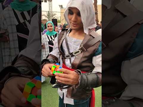 تحدي حل مكعب روبيك مع الكوسبلاي