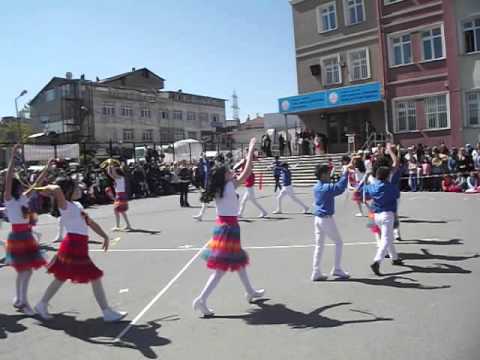 23 Nisan da 4.Sınıfların Rengarenk Dansı