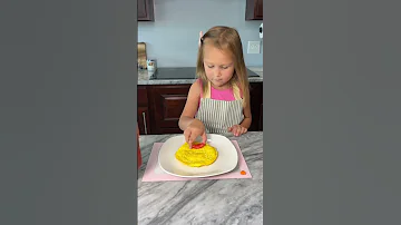 Easy Scrambled Eggs By A 4 Year Old Eggs Breakfast Scrambledeggs Kidfriendly Proteinbreakfast 