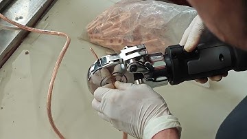 Battery operated hydraulic crimping tool | 60 kN | max. 300 mm2