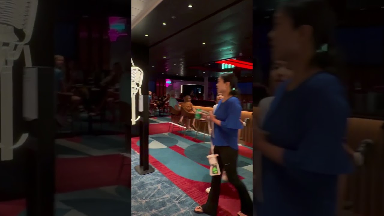Karaoke Bar on Icon Of The Seas #travelvlog #royalcaribbean #iconoftheseas #cruiseship #cruise
