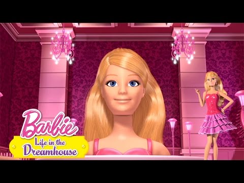 Видео: Мъжът с външния вид на Кен се превърна в Барби и показа тялото по бански