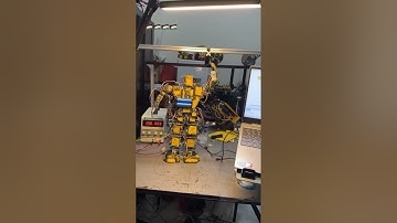 Programming mini robot #roboticcar #robotics #artist #programming #qatar #machine #3dprinting