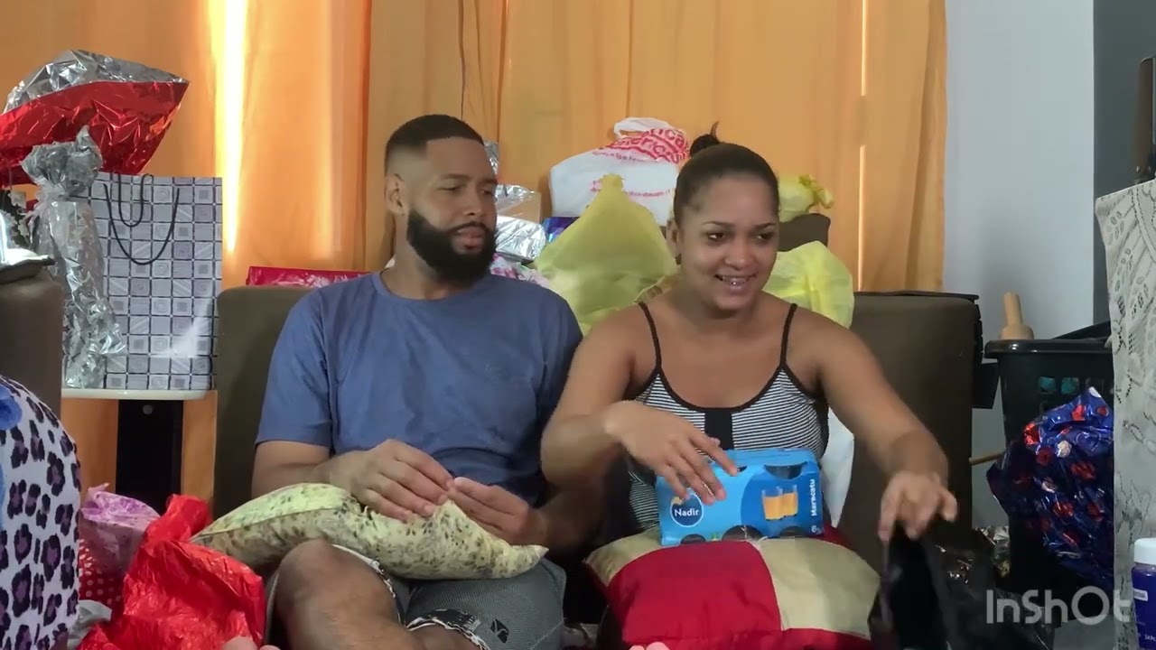 1ª vídeo Abrindo meus presente do chá de casa nova