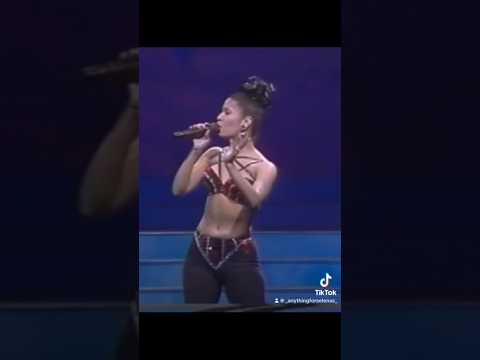 Selena Quintanilla Performs Como La Flor At The TMAs February 1993 Selenaquintanilla 