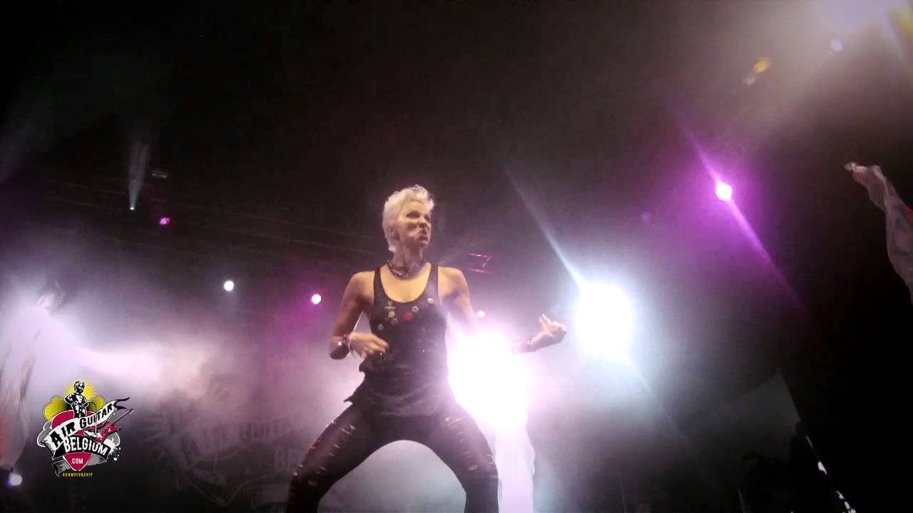 AIR GUITAR BELGIUM CHAMPIONSHIP 2011 - DOUR - MISS ISSIPY