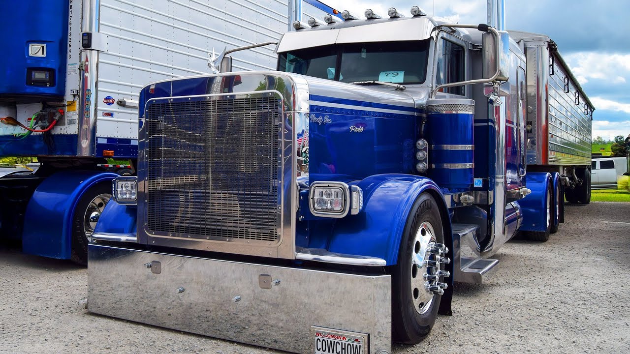 Owner-operator Lucas Zach's working project 2017 Peterbilt 389, 2025 Timpte combo, with Cat power