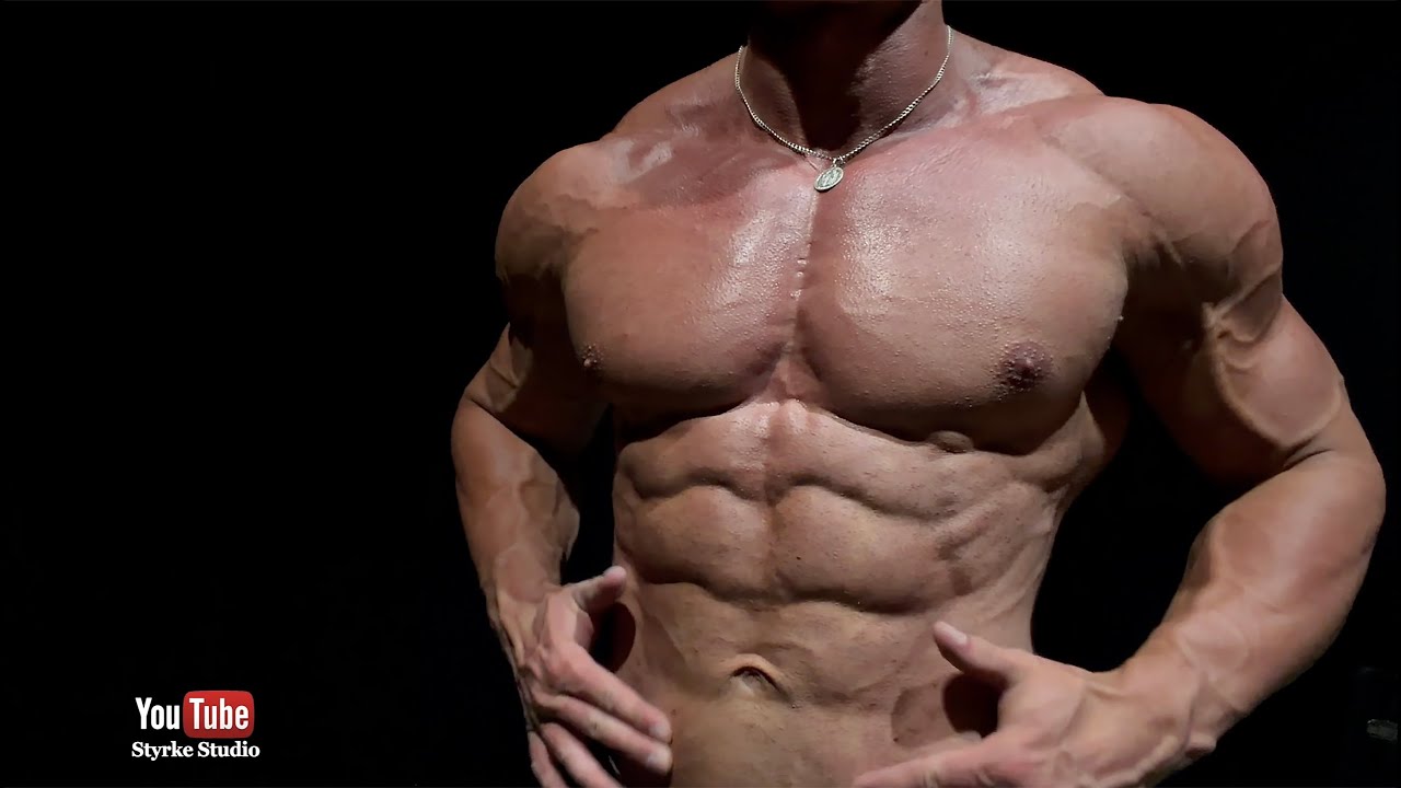 Фитнес, мускулистая модель, рельефный бодибилдинг, накачанные мышцы, Макс Паско, студия Styrke 