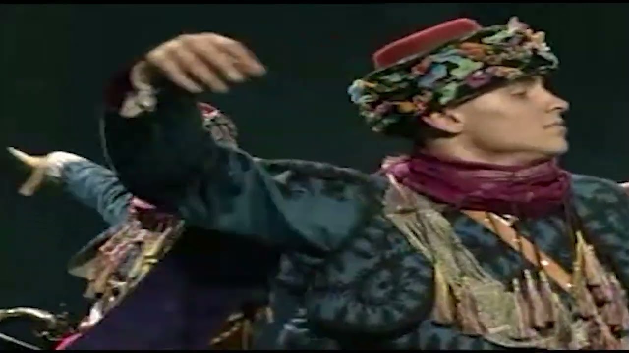 Belgelerle Zeybek Öğreniyorum - Süslü Jandarma