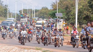 MAFURIKO! MWANZO MWISHO WANANCHI WA KIGOMA WALIVYOWEKA REKODI KWA MAPOKEZI MAKUBWA YA KIKOSI