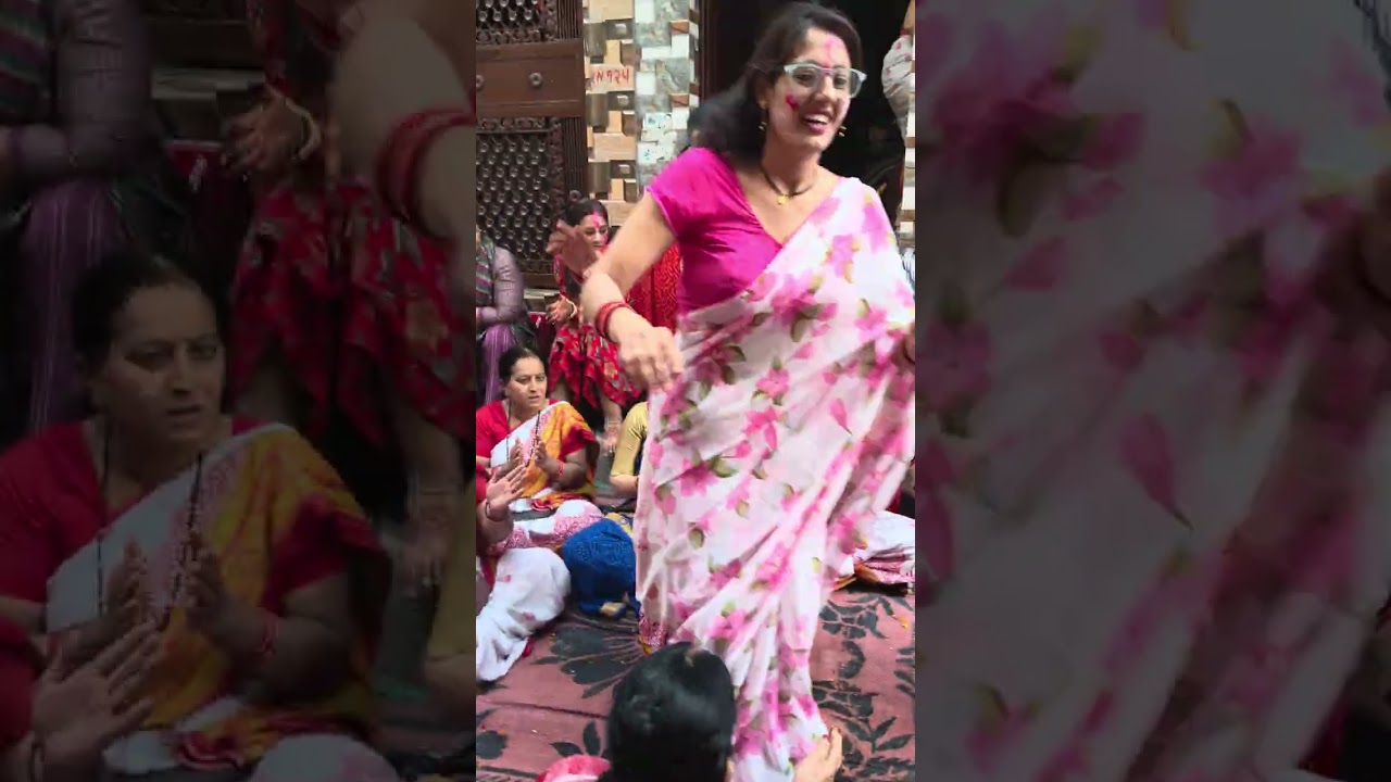 होली के गीतों मे बहुत सुन्दर डांस करती महिलाये ❤️❤️