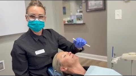 How to Floss the Right Way | Dental Hygiene Tips from James & Johns Island Dental Associates