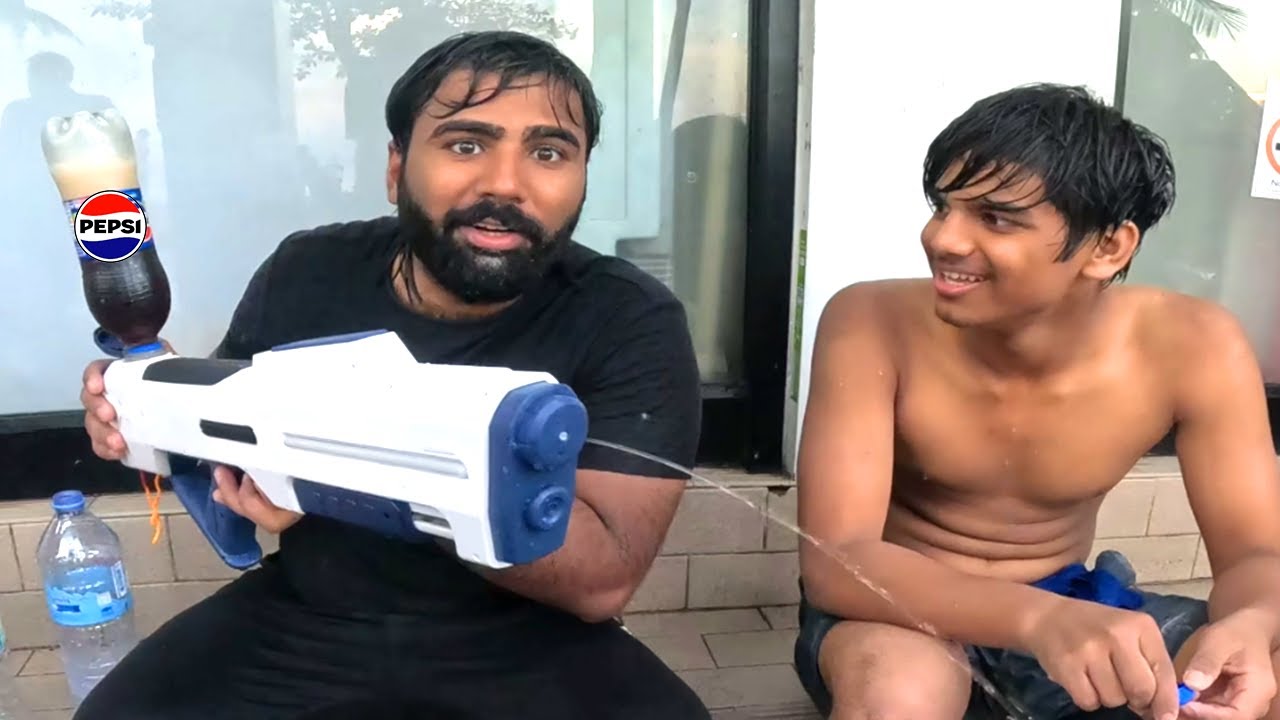 Pepsi se holi khel li