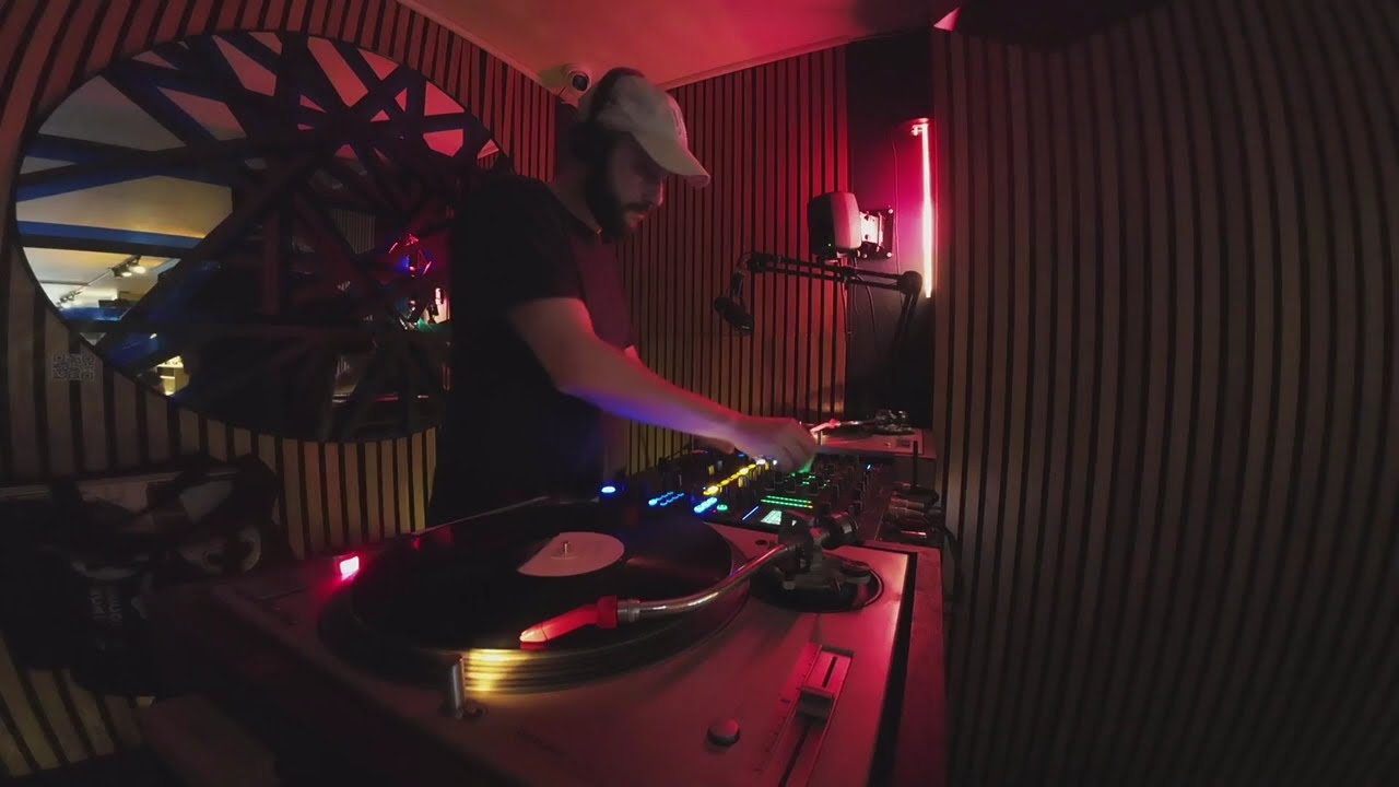 Echoes on Wax 002