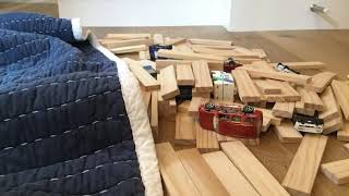 Earthquake (stop motion)