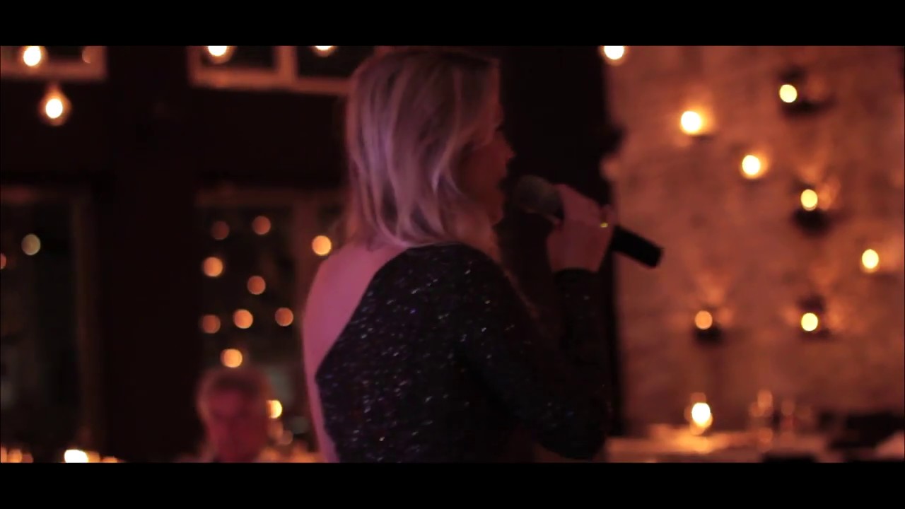 CHMPGN AVENUE ft Jennifer Ewbank - DJ met live muzikanten: zangeres, saxofoniste, bassist.