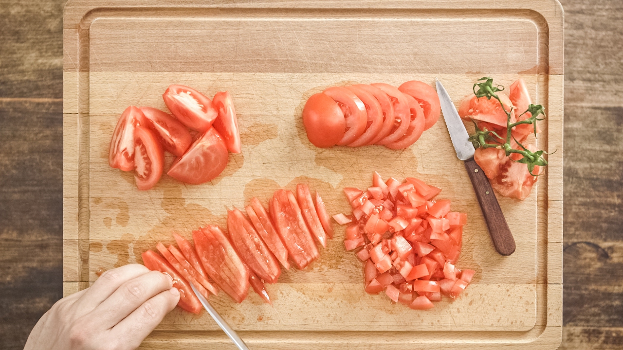 How-to: Tomaten schneiden | FOOBY