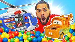 Vamos ao parque de diversões com brinquedos para crianças! Vídeo infantil com Carros Disney