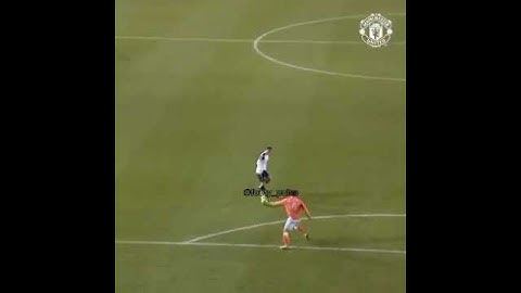 Dimitar Berbatov incredible first touch#football #viral #footballshorts #viralvideo