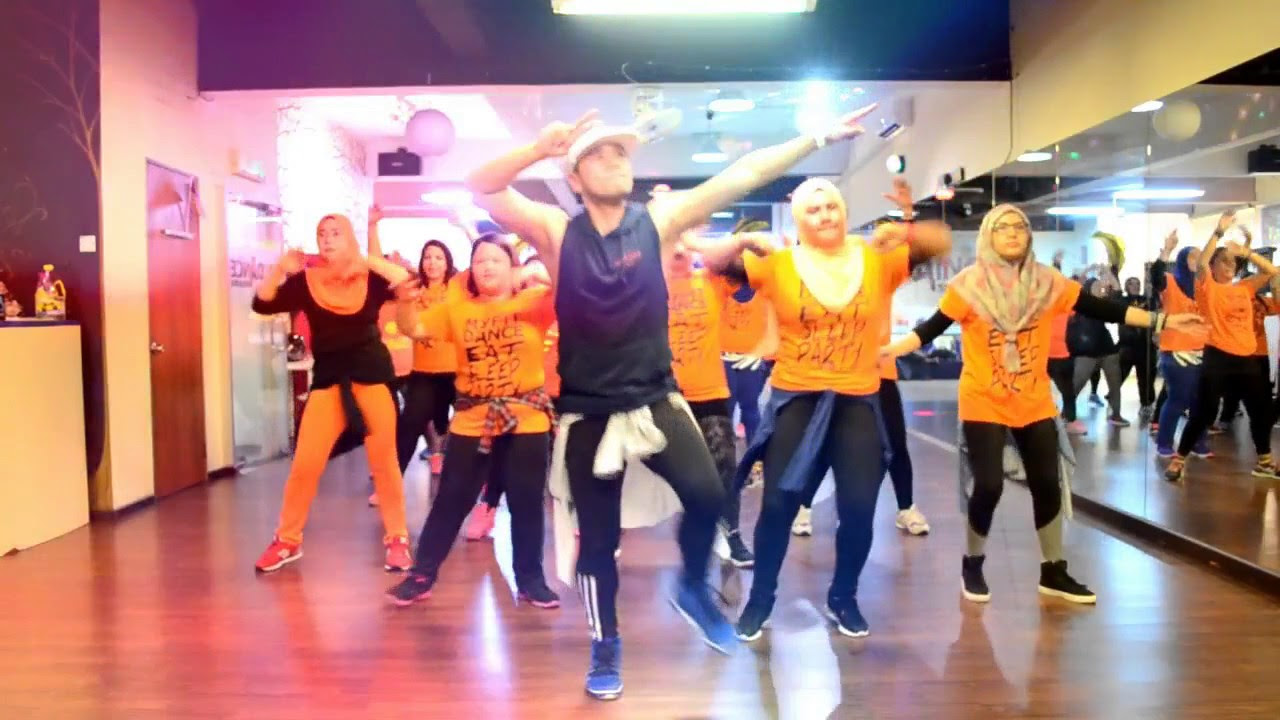 Ahmed Chawki - Time Of Our Lives (Arabic) By Ikmal Hisham MY Fit Dance