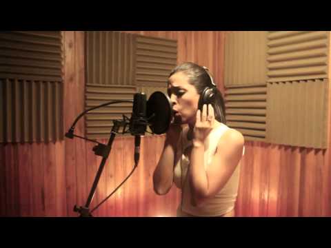UNUSUAL WAY – ANDREA LUNA