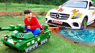 Dom 戦車のおもちゃに乗って巨大車を救出する