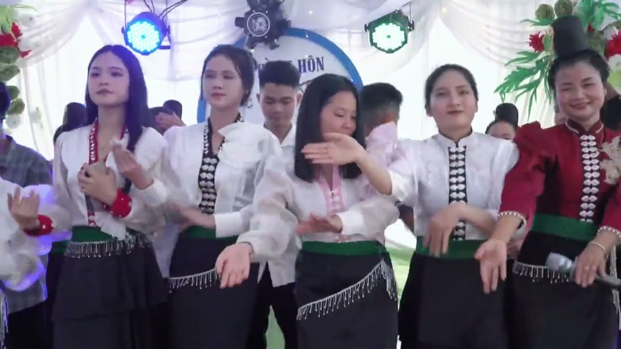 các em gái nhảy cực hót mừng lễ thành hôn DỨC TRỌNG VÀ THÙY MINH