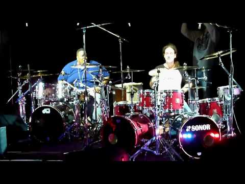 Derek Roddy vs Eric Moore drum battle in Moscow pa...