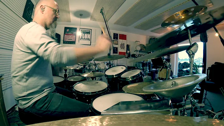 Claus Hessler​ Performs "Ozmoziz"