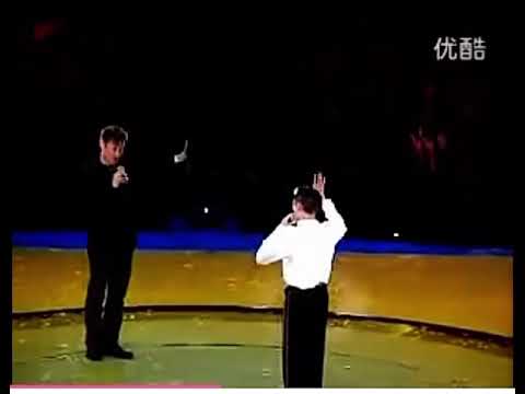 大地恩情學友某年擔任華仔演唱會嘉賓時合唱