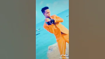 SHARMA BOY IYO CALANKA SOMALIA DAAWO HEES 