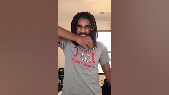 How Attack on Titan fans act when you diss their show // Attack on Titan season 4