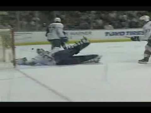 Mathieu Garon Amazing Save Oct.28,2007 - PPV