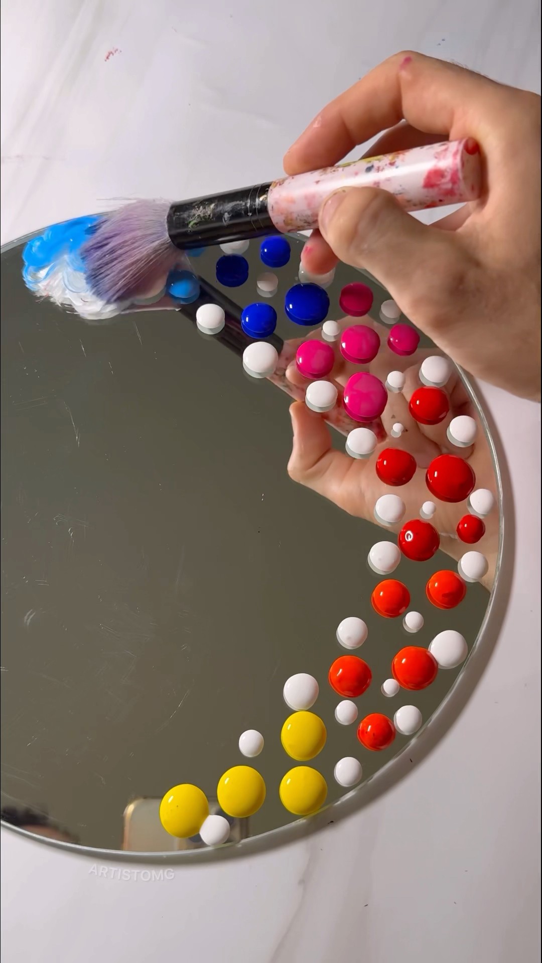 Let’s Paint a Window with Vibrant Colors using a Makeup Brush! ✨? Soo Satisfying! ? #artistomg