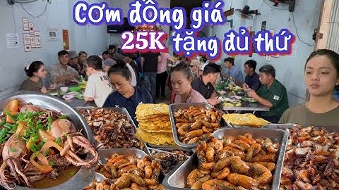Đang sốt giá mà tiệm cơm 25k này tặng mỗi người cả kg rau, thêm chuối, cơm miễn phí I meanmechoi